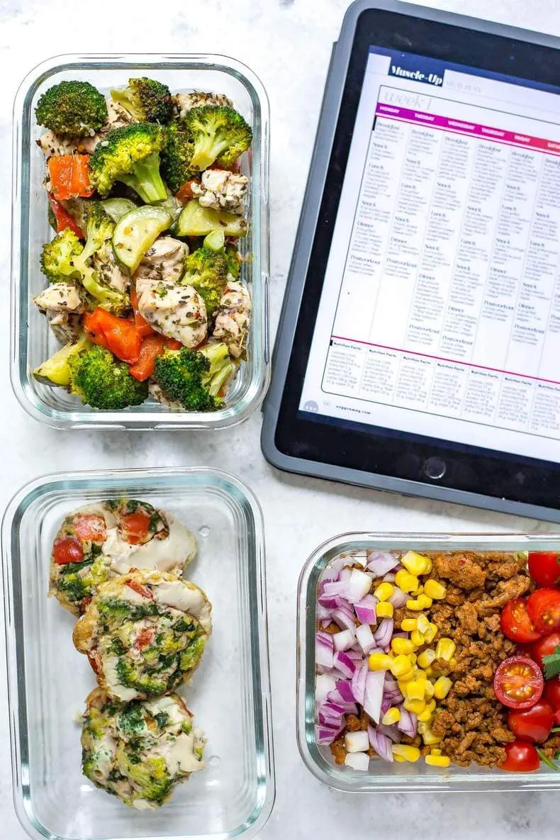 Bowls with prepared grains and toppings